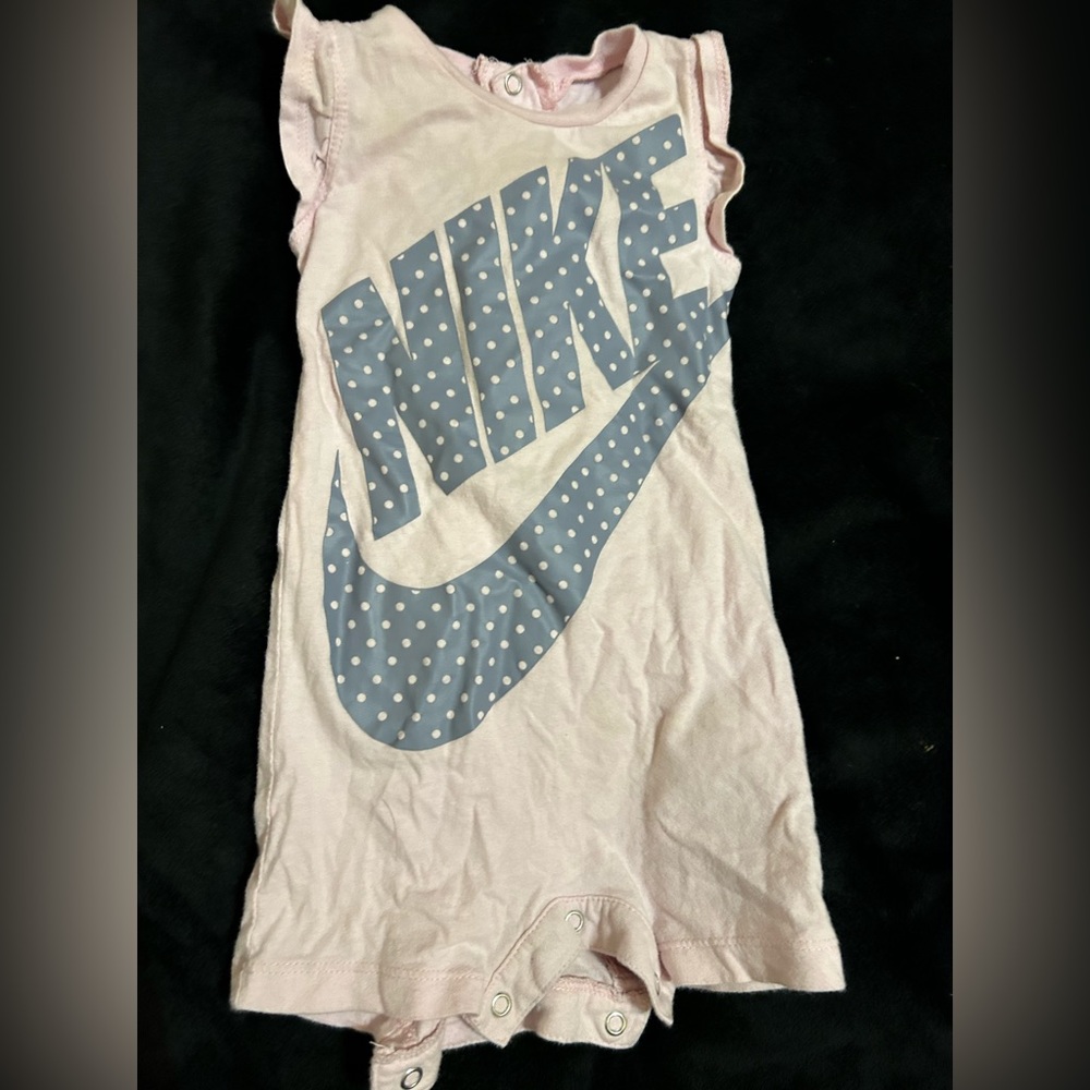 Nike romper, baby girl size 6 month